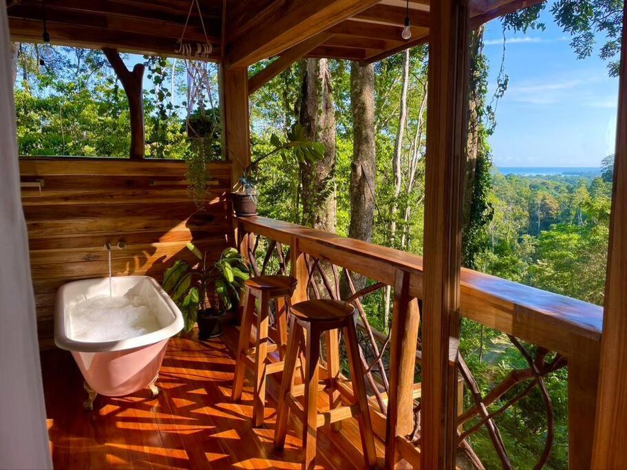 Jungle Spirit Treehouse Cahuita